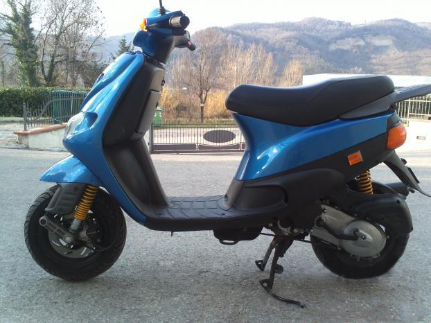Piaggio Zip SP de 1997 à refroidissement liquide