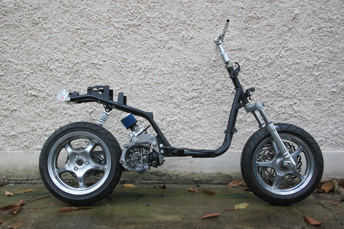 Spitro (Booster avant 2004 équipé de pattes Easyboost racing)
