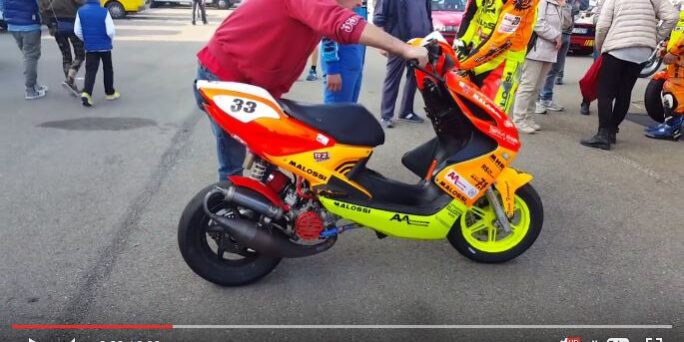 yamaha-aerox-94-cc-malossi-rc-one-testa-rossa